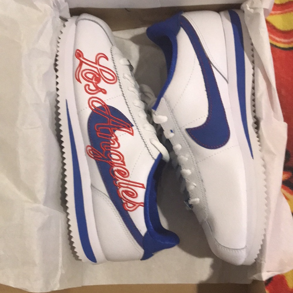 Nike Cortez Los Angeles, BRAND NEW in box 7.5 men 9 women white/blue/red